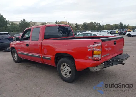 2001 Chevrolet Silverado 1500 Ls z USA, uszkodzony, nr VIN 2GCEC19T911226639